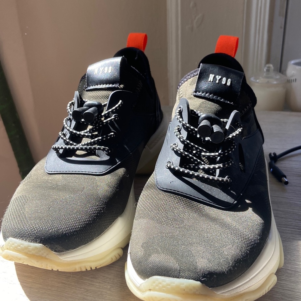 Steve Madden sneakers NY90